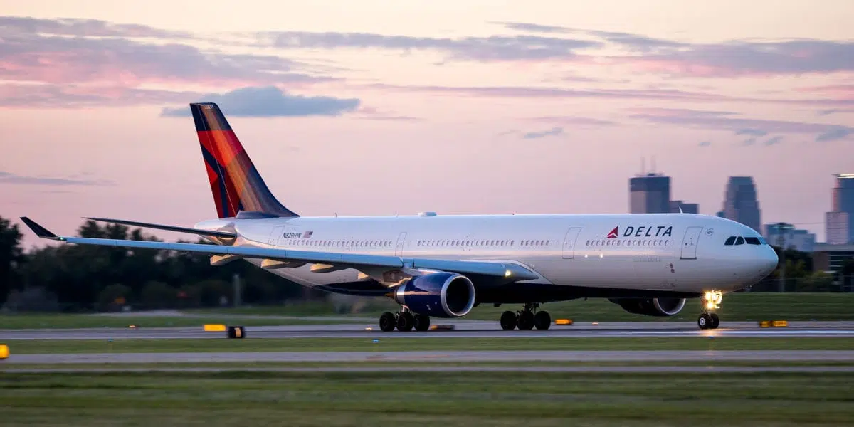 delta plane on a runway