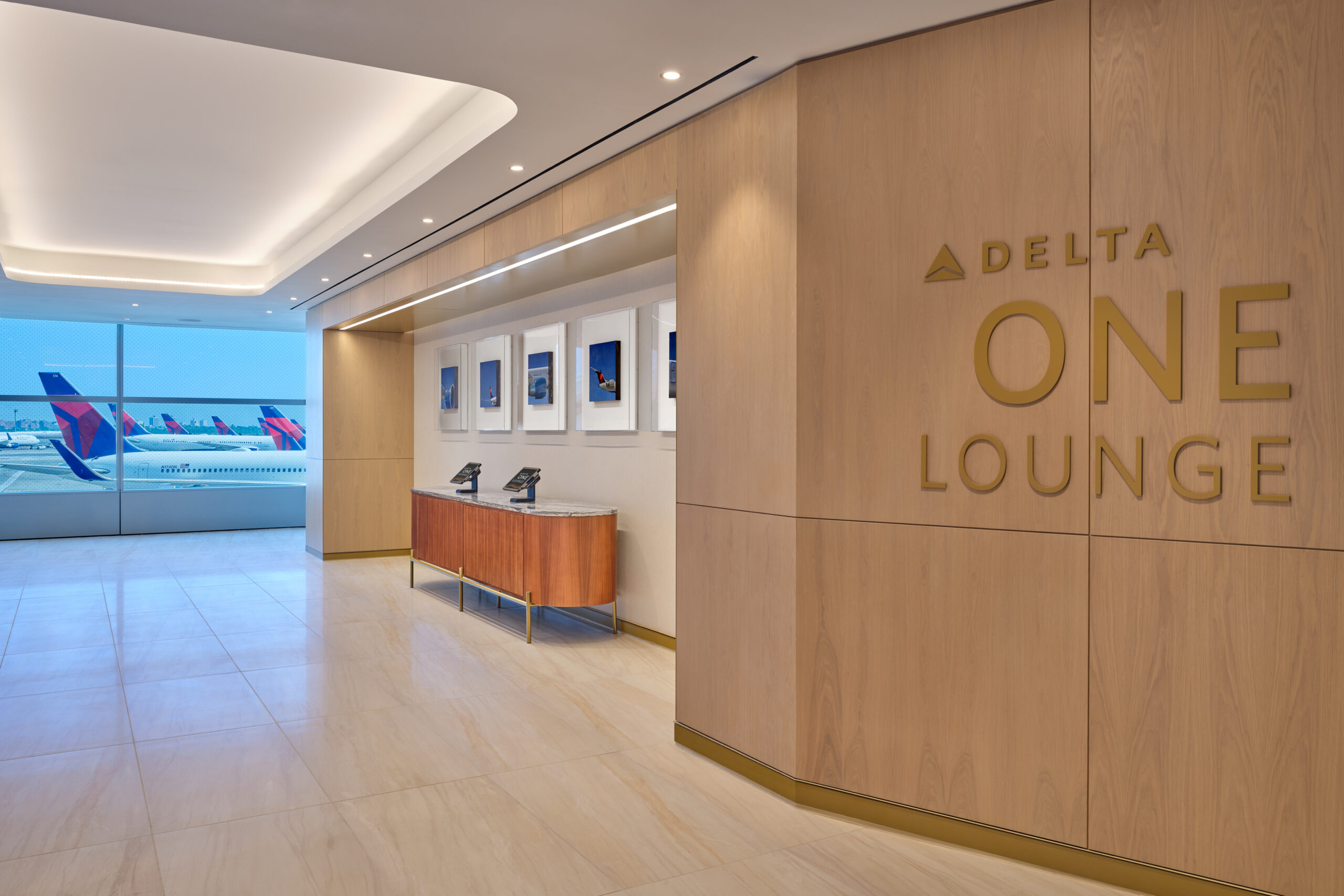 delta one jfk lounge entry