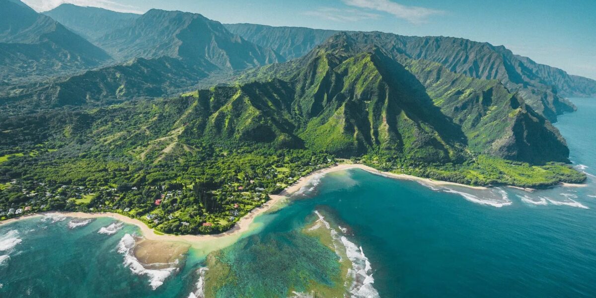 na pali coast in hawaii