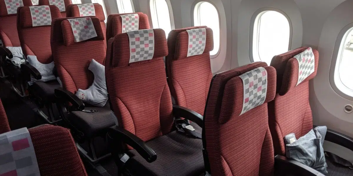 japan airlines economy seats